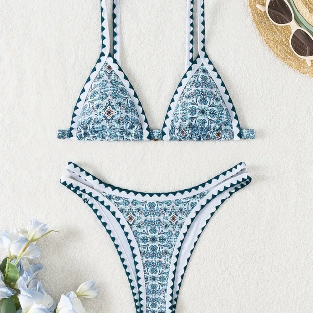 Patterned Green and White Bikini Set